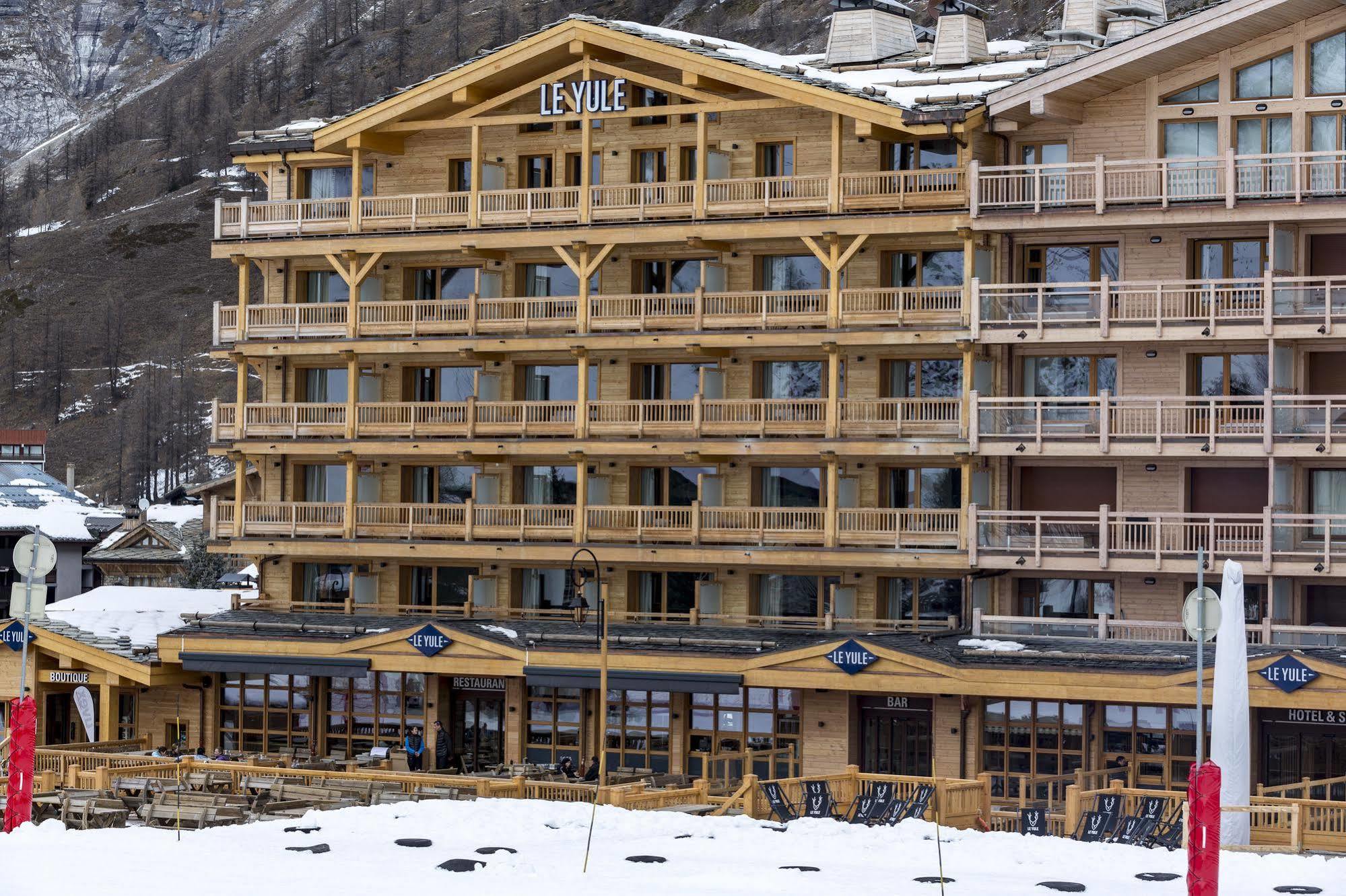 Le Yule Hotel & Spa Val-dʼIsère エクステリア 写真