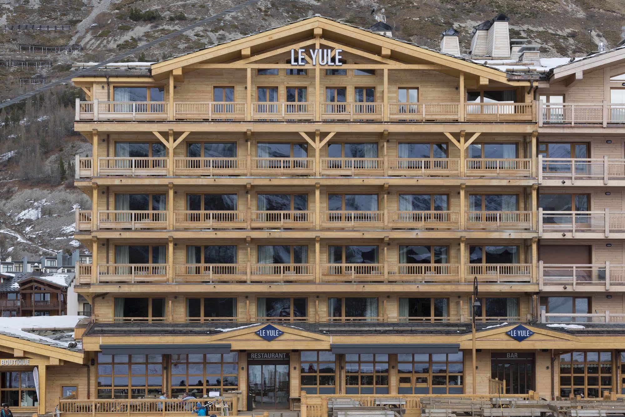 Le Yule Hotel & Spa Val-dʼIsère エクステリア 写真
