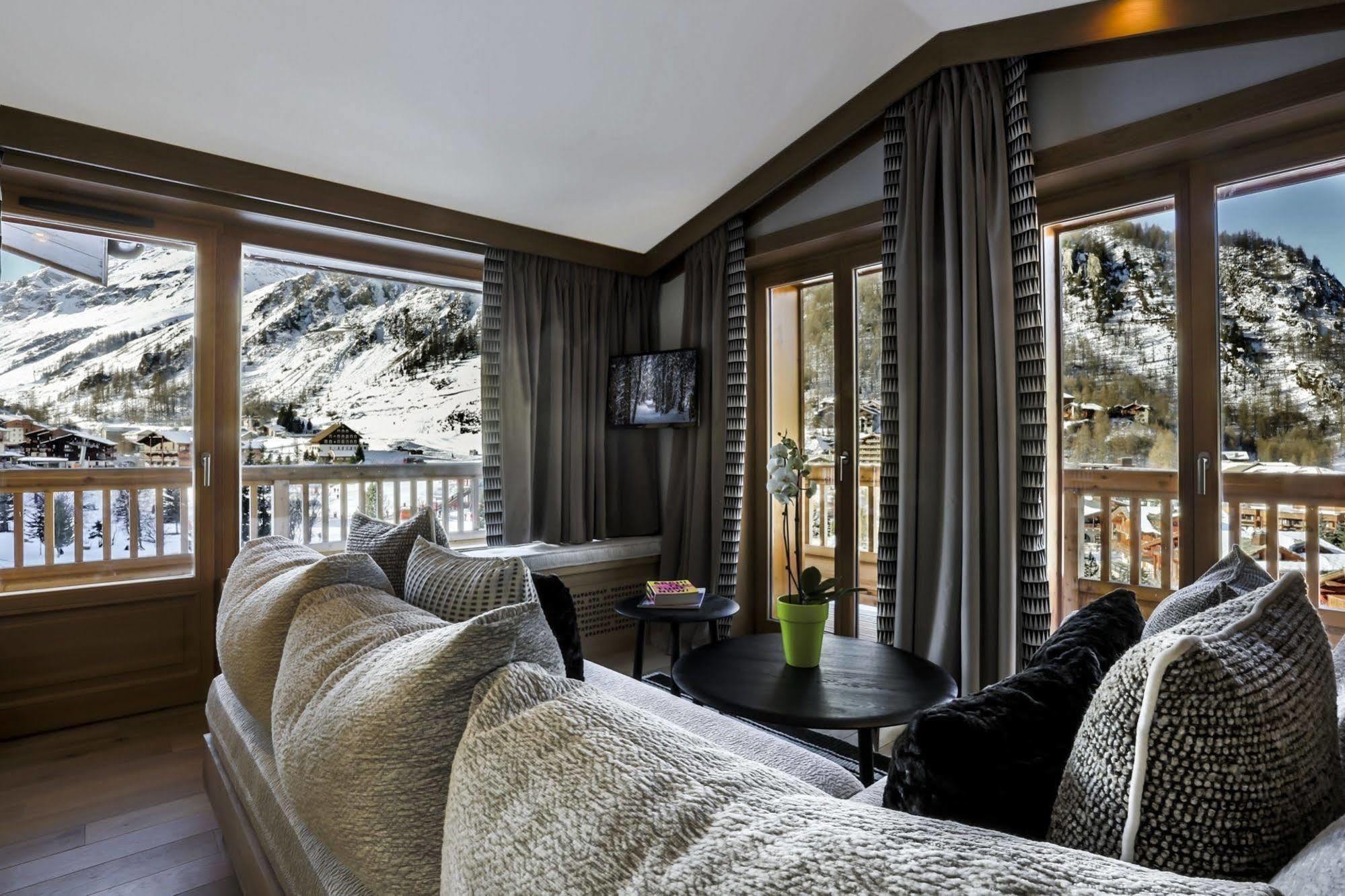 Le Yule Hotel & Spa Val-dʼIsère エクステリア 写真